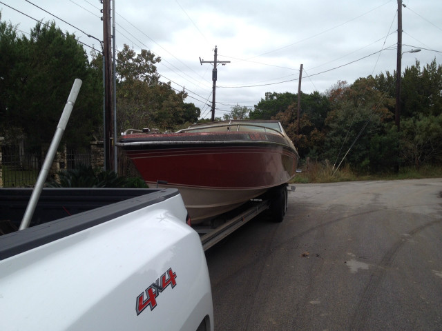 Chris Craft Stinger 312 Vehicle Full-screen Gallery Image 02