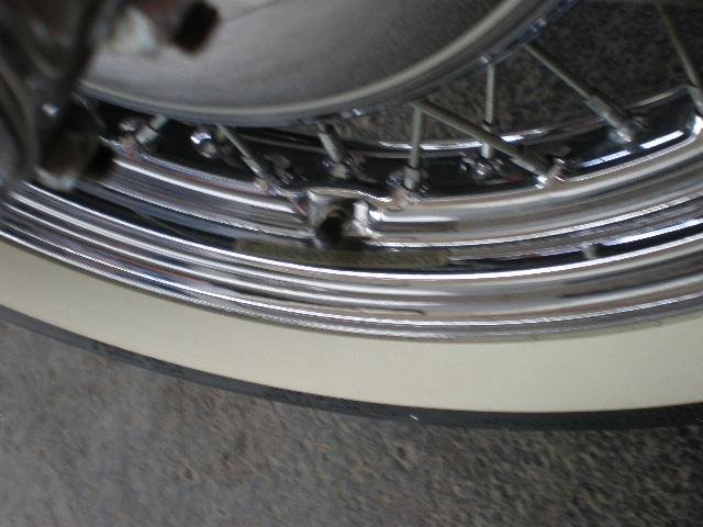 Harley-Davidson FLSTN Moo Glide Vehicle Full-screen Gallery Image 05