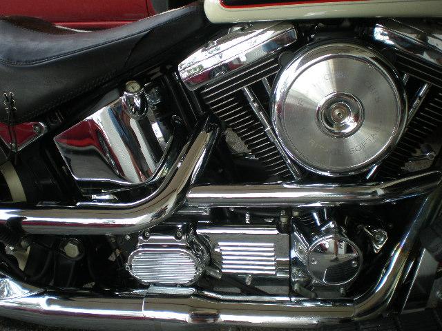 Harley-Davidson FLSTN Moo Glide Vehicle Full-screen Gallery Image 07