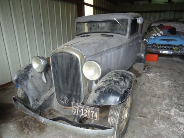 Plymouth PB Coupe Vehicle Full-screen Gallery Image 03