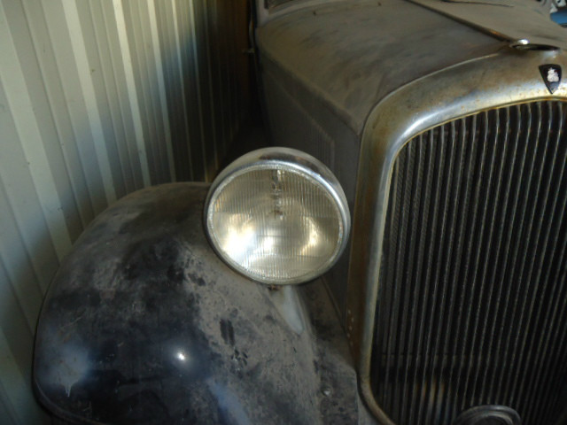 Plymouth PB Coupe Vehicle Full-screen Gallery Image 06