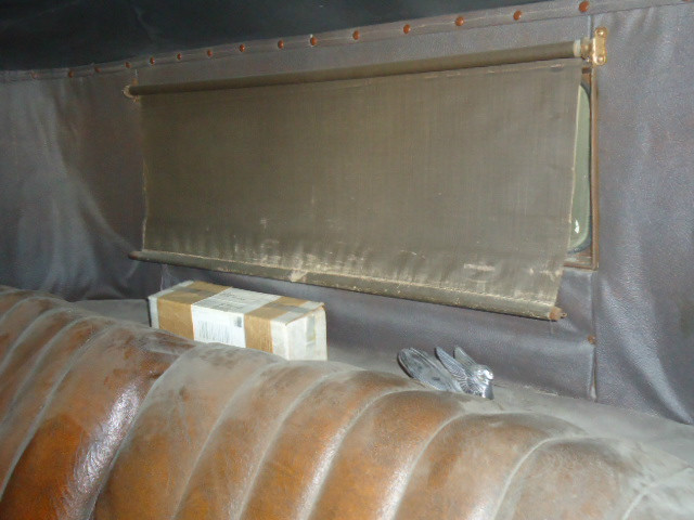 Plymouth PB Coupe Vehicle Full-screen Gallery Image 09