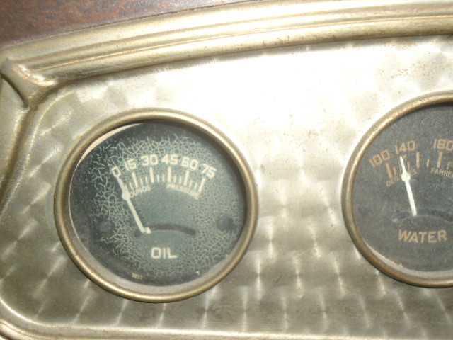 Plymouth PB Coupe Vehicle Full-screen Gallery Image 14