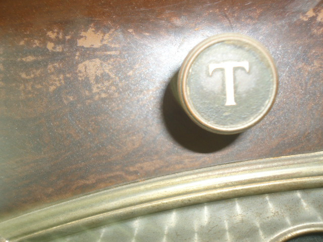 Plymouth PB Coupe Vehicle Full-screen Gallery Image 18