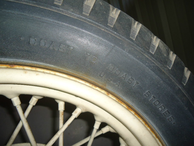 Plymouth PB Coupe Vehicle Full-screen Gallery Image 20