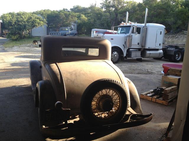 Plymouth PB Coupe Vehicle Full-screen Gallery Image 34