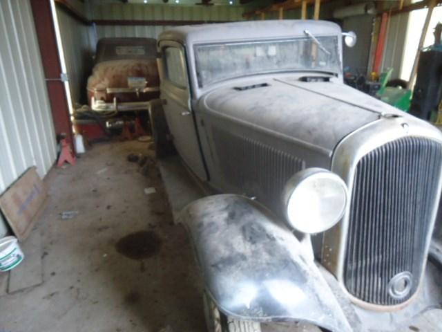 Plymouth PB Coupe Vehicle Full-screen Gallery Image 35