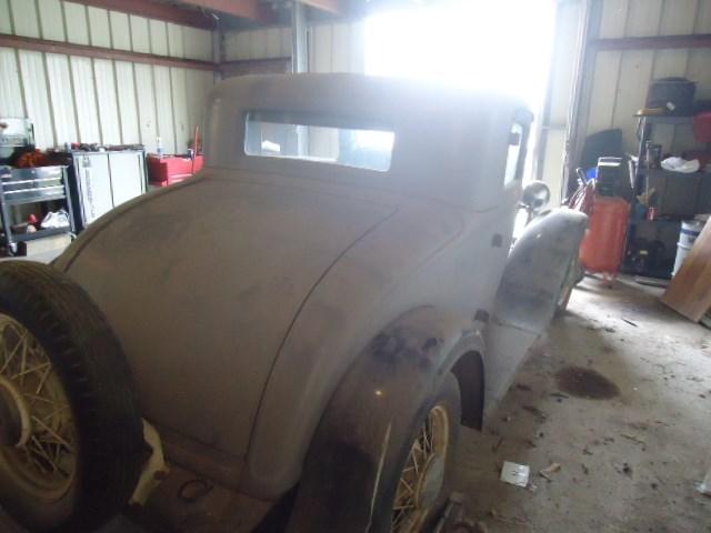 Plymouth PB Coupe Vehicle Full-screen Gallery Image 36