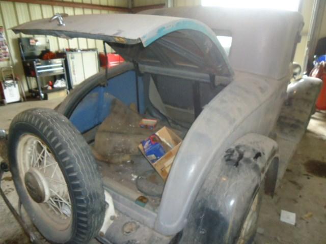 Plymouth PB Coupe Vehicle Full-screen Gallery Image 37