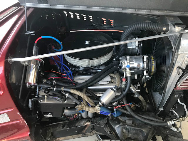 Chevrolet Deluxe Vehicle Full-screen Gallery Image 03