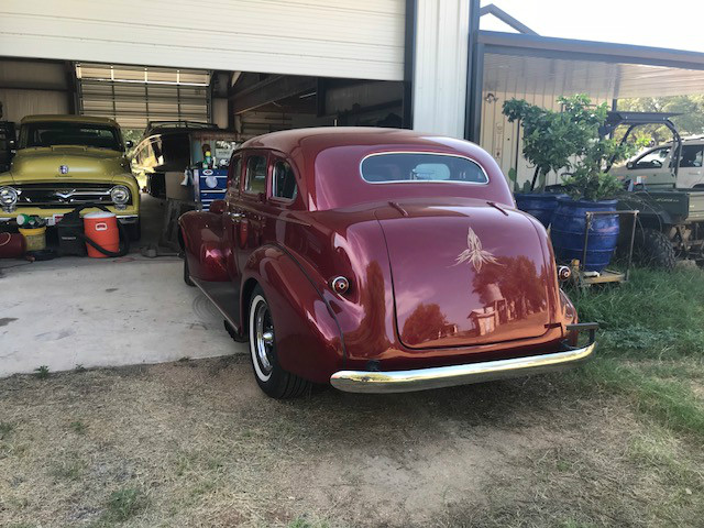 Chevrolet Deluxe Vehicle Full-screen Gallery Image 06