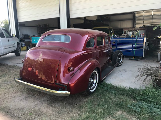 Chevrolet Deluxe Vehicle Full-screen Gallery Image 08
