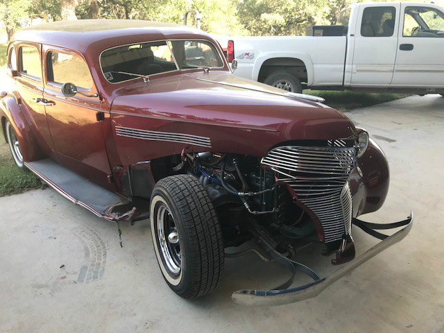 Chevrolet Deluxe Vehicle Full-screen Gallery Image 09