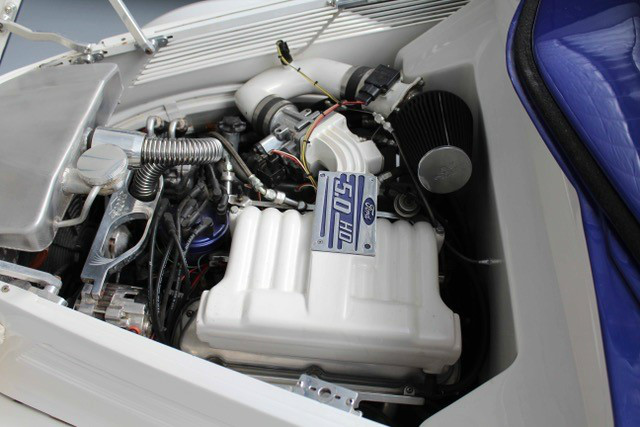 Ford Convertible Sedan Vehicle Full-screen Gallery Image 07