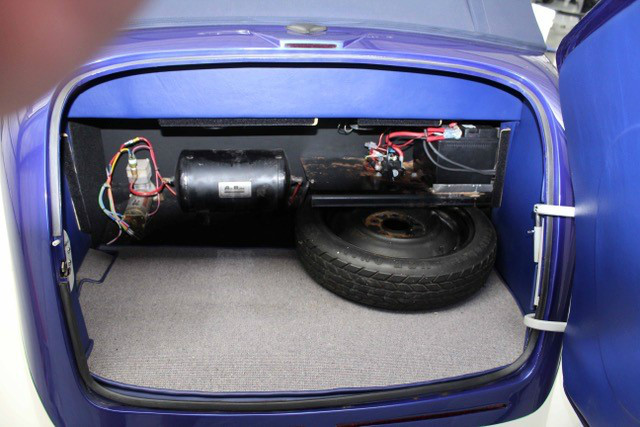 Ford Convertible Sedan Vehicle Full-screen Gallery Image 08