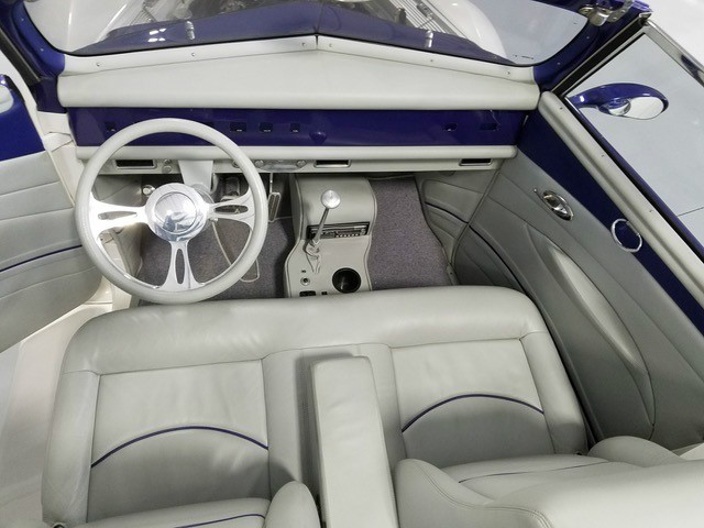 Ford Convertible Sedan Vehicle Full-screen Gallery Image 22