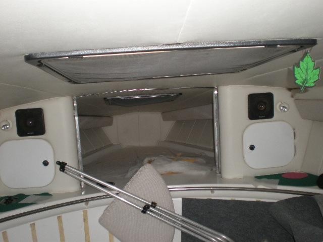 Chris Craft Stinger 375 Vehicle Full-screen Gallery Image 04