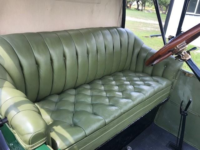 Ford Model T Vehicle Full-screen Gallery Image 04