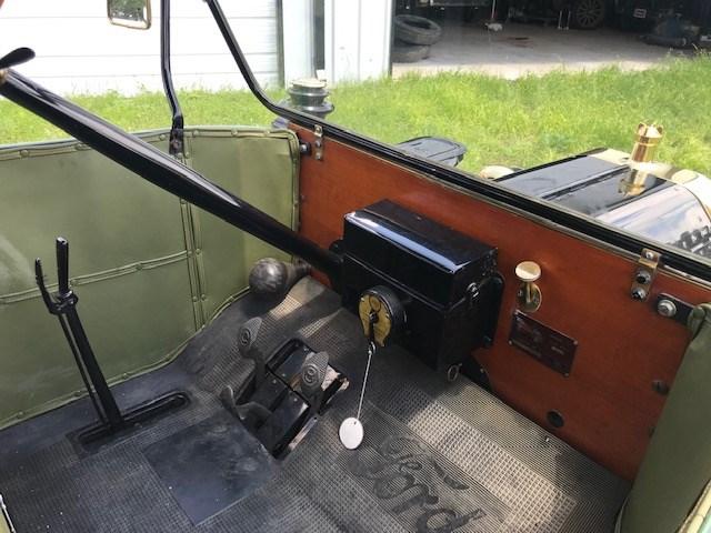 Ford Model T Vehicle Full-screen Gallery Image 06