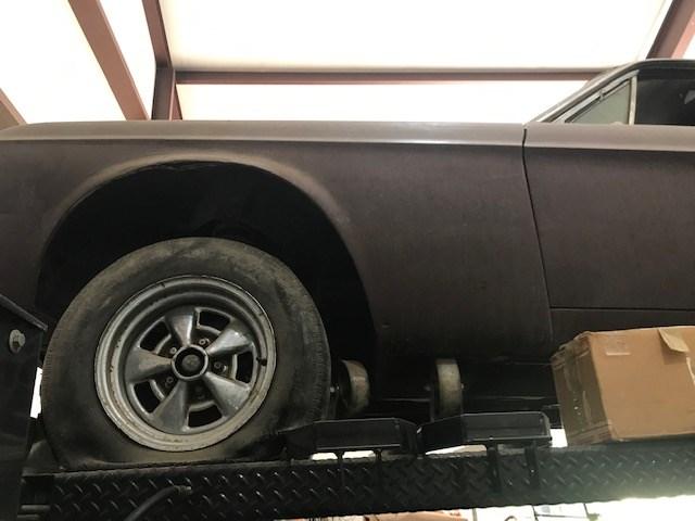 Ford Mustang Vehicle Full-screen Gallery Image 09