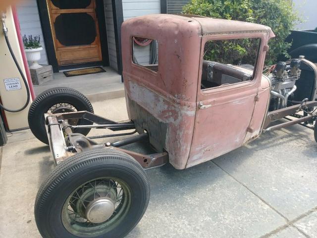 Ford 1/2 Ton Trucks Vehicle Full-screen Gallery Image 14