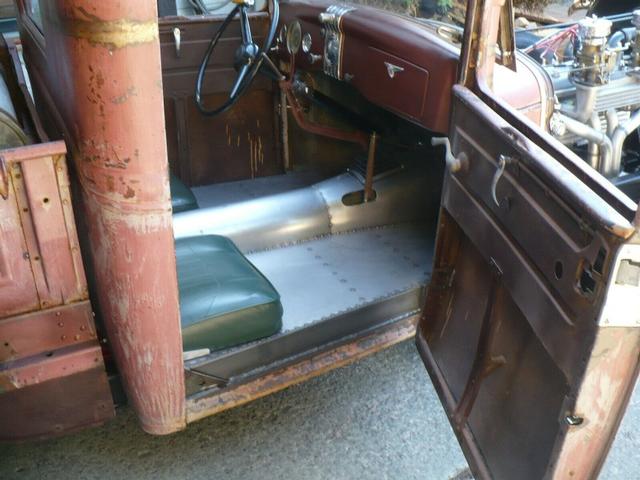 Ford 1/2 Ton Trucks Vehicle Full-screen Gallery Image 15