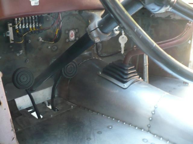 Ford 1/2 Ton Trucks Vehicle Full-screen Gallery Image 16