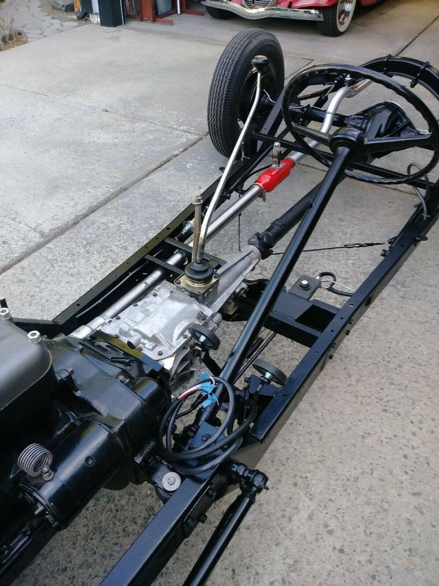 Ford 1/2 Ton Trucks Vehicle Full-screen Gallery Image 22