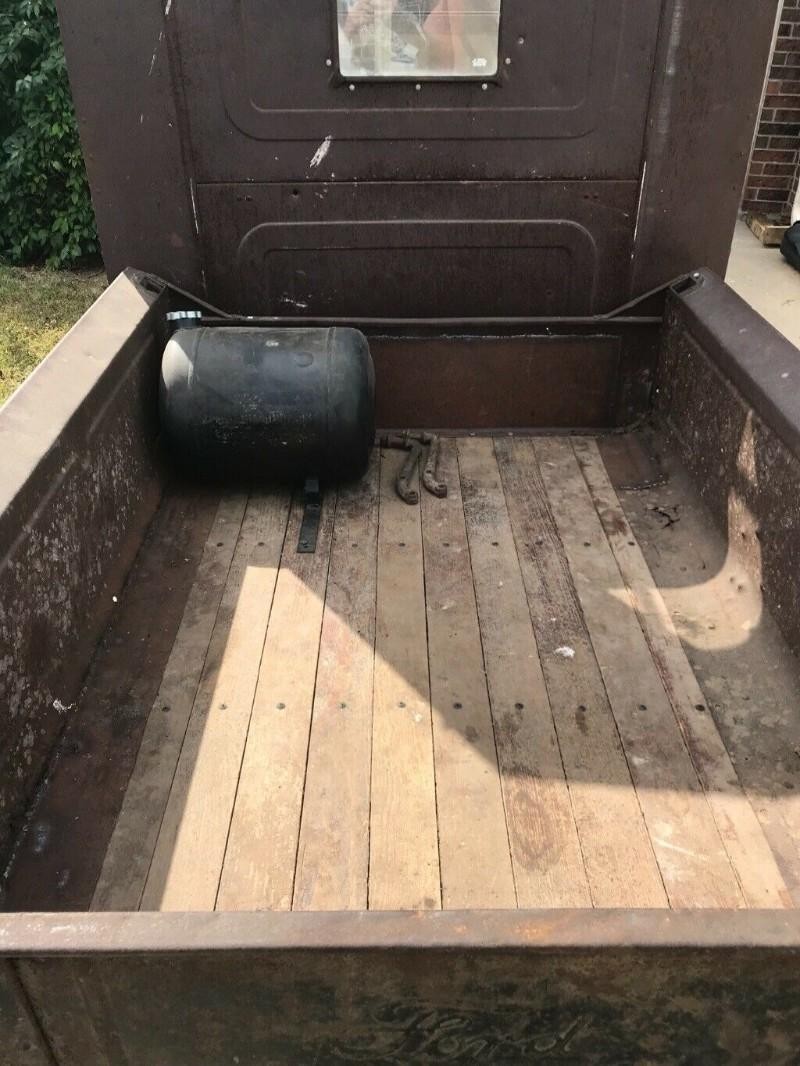 Ford 1/2 Ton Trucks Vehicle Full-screen Gallery Image 05