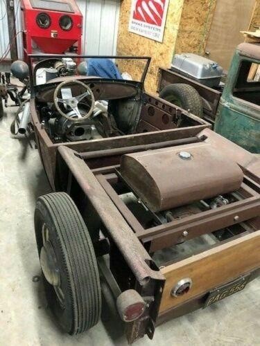 Ford 1/2 Ton Trucks Vehicle Full-screen Gallery Image 02