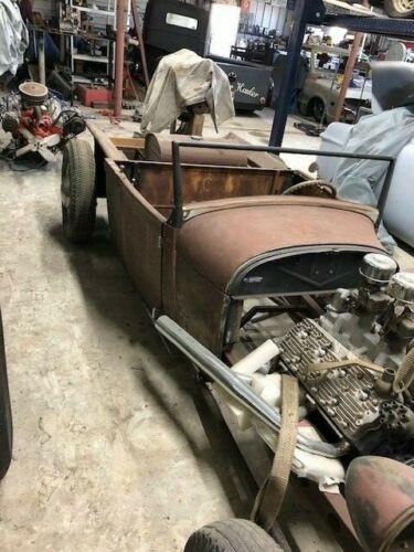 Ford 1/2 Ton Trucks Vehicle Full-screen Gallery Image 03