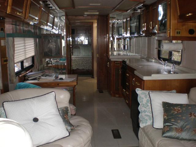 American Eagle 39AF Vehicle Full-screen Gallery Image 05