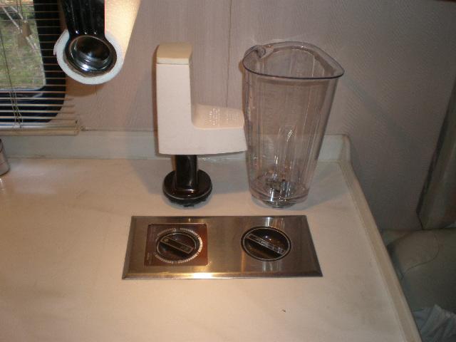 American Eagle 39AF Vehicle Full-screen Gallery Image 07