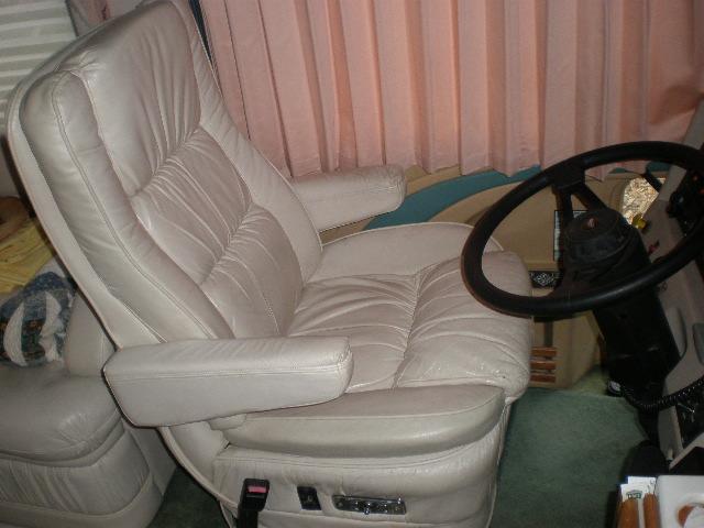 American Eagle 39AF Vehicle Full-screen Gallery Image 15