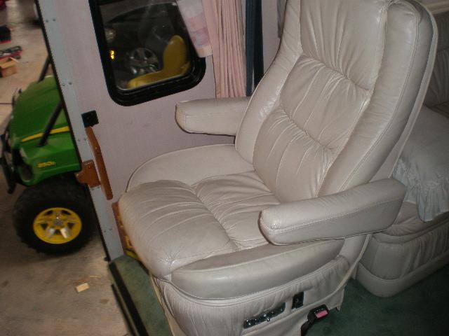 American Eagle 39AF Vehicle Full-screen Gallery Image 16