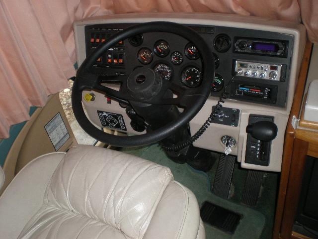 American Eagle 39AF Vehicle Full-screen Gallery Image 18