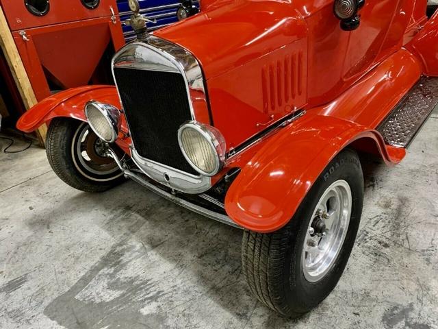 Ford Model T Vehicle Full-screen Gallery Image 05