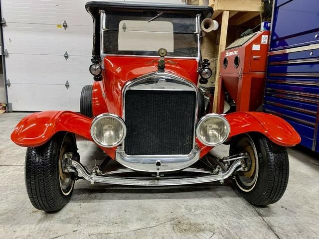 Ford Model T Vehicle Full-screen Gallery Image 06