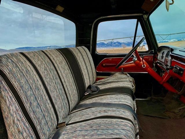 Ford F-100 Vehicle Full-screen Gallery Image 04