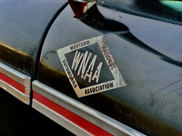 Ford F-100 Vehicle Full-screen Gallery Image 10