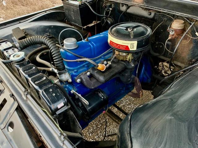 Ford F-100 Vehicle Full-screen Gallery Image 12