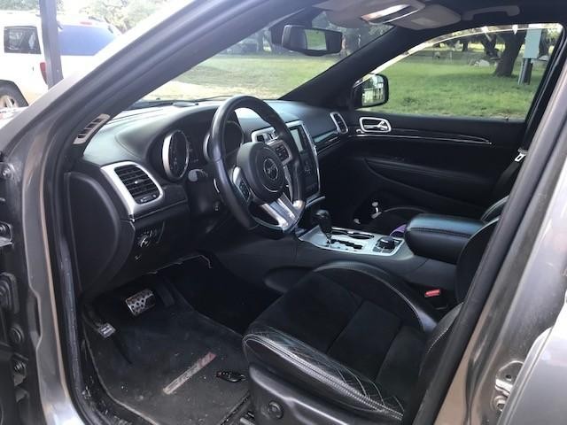 Jeep Grand Cherokee Vehicle Full-screen Gallery Image 06