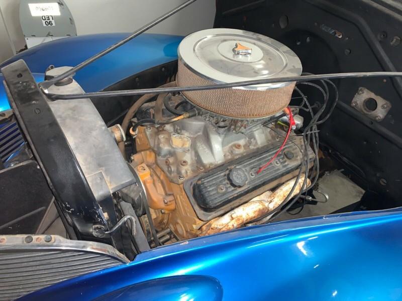 Chevrolet Deluxe Vehicle Full-screen Gallery Image 05