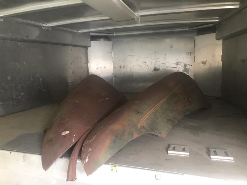 Chevrolet Deluxe Vehicle Full-screen Gallery Image 07