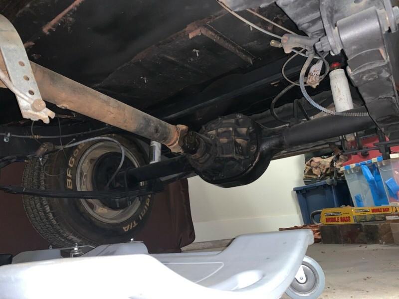 Chevrolet Deluxe Vehicle Full-screen Gallery Image 10