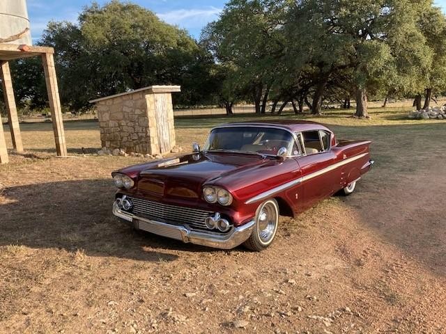 Chevrolet Impala Vehicle Full-screen Gallery Image 02