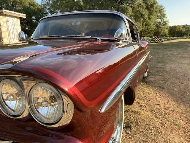 Chevrolet Impala Vehicle Full-screen Gallery Image 03