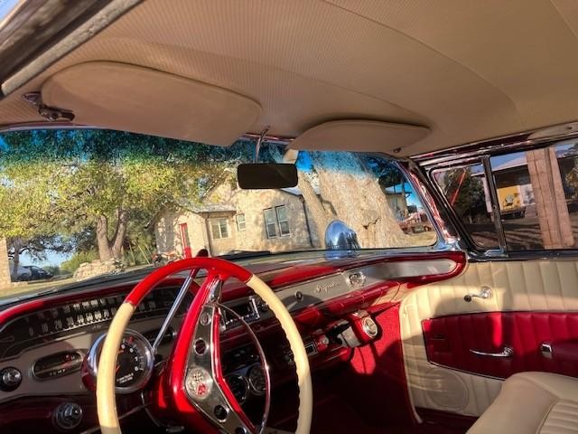 Chevrolet Impala Vehicle Full-screen Gallery Image 14