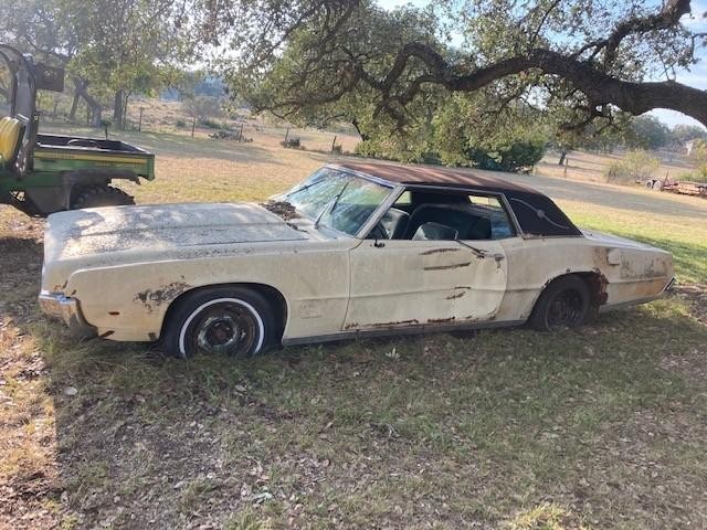 Ford Thunderbird Vehicle Full-screen Gallery Image 04