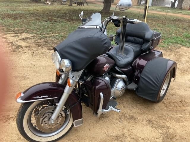 Harley-Davidson Trike Vehicle Full-screen Gallery Image 09